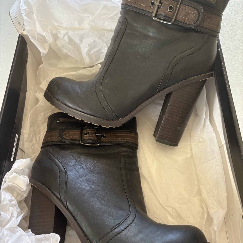 C Label Rity - Brown Heeled Boots with Buckle Straps